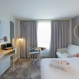 novotel-pont-de-larc.fr-provencehotel.com/